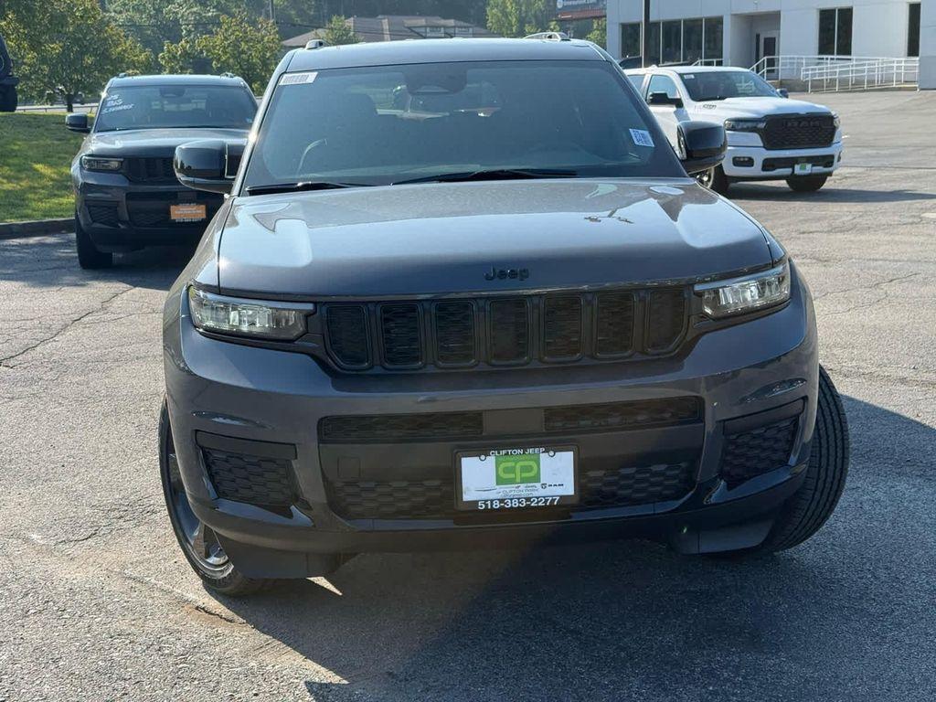 new 2025 Jeep Grand Cherokee car, priced at $48,870