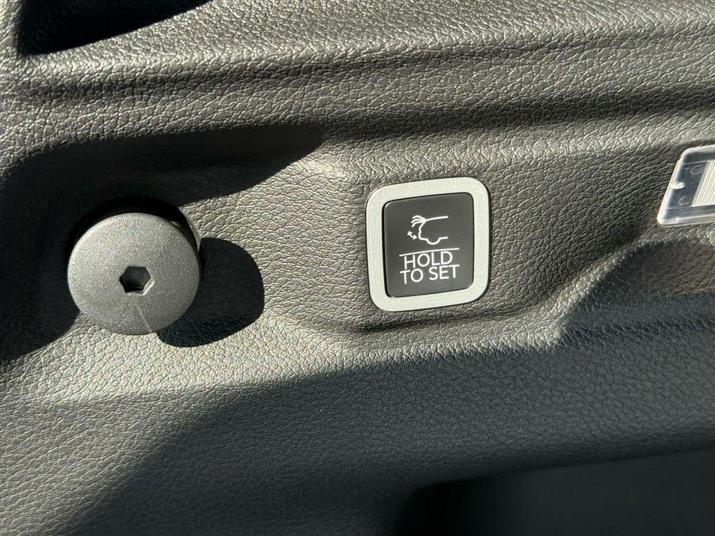 new 2025 Jeep Grand Cherokee car, priced at $48,870