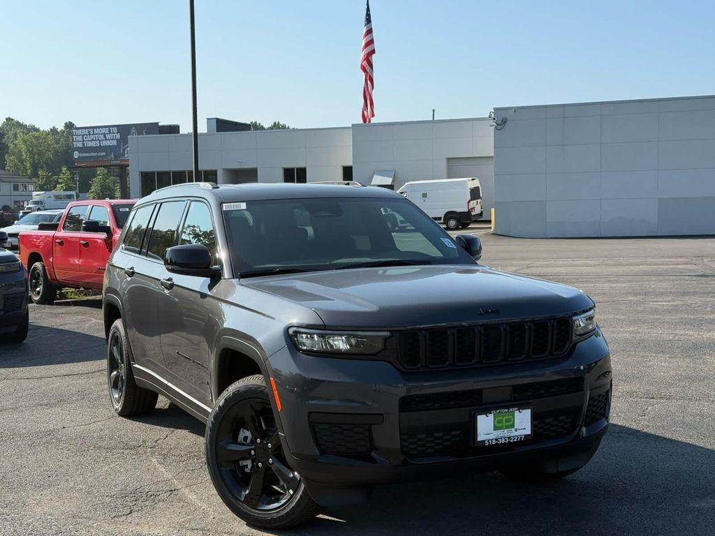 new 2025 Jeep Grand Cherokee car, priced at $48,870