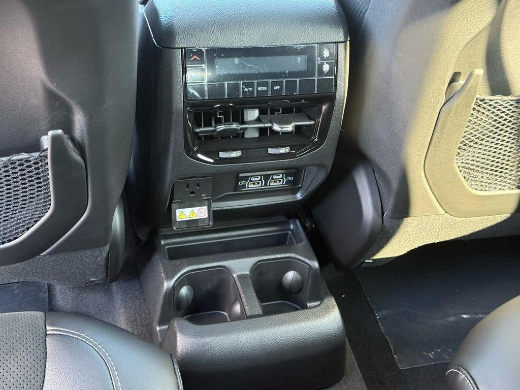 new 2025 Jeep Grand Cherokee car, priced at $48,870