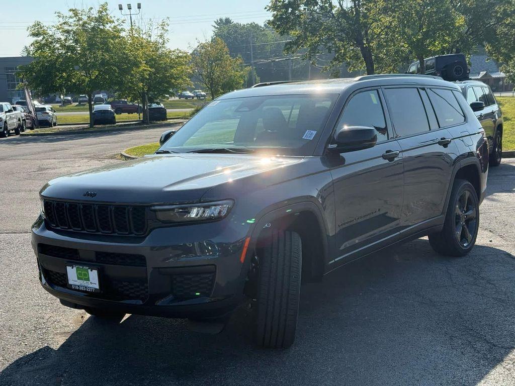 new 2025 Jeep Grand Cherokee car, priced at $48,870
