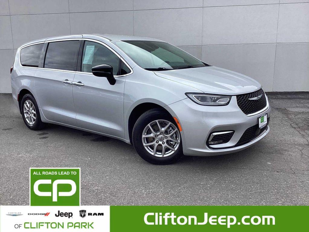 used 2024 Chrysler Pacifica car, priced at $29,430
