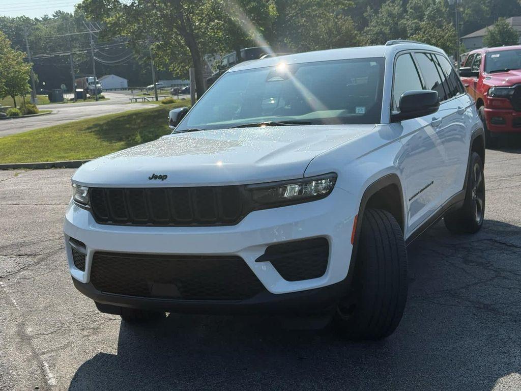 used 2022 Jeep Grand Cherokee car, priced at $32,584
