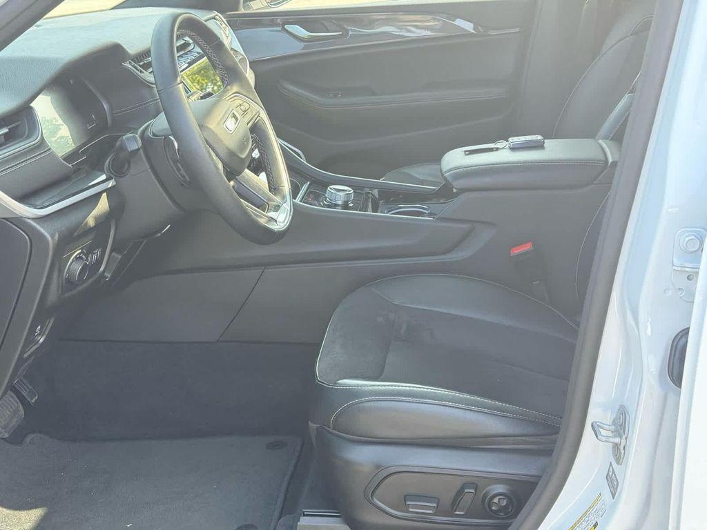 used 2022 Jeep Grand Cherokee car, priced at $32,584