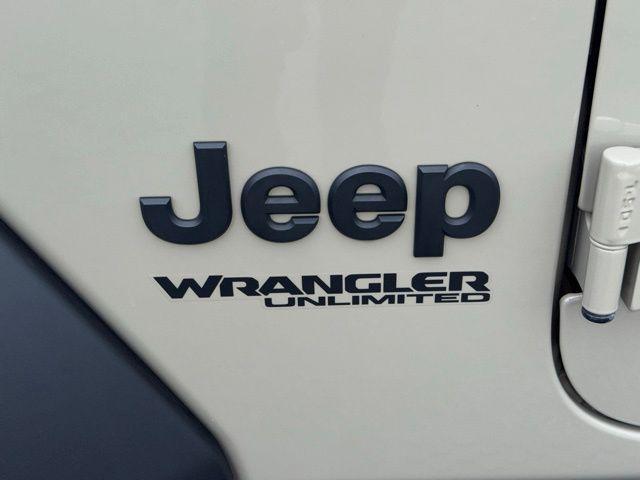 used 2022 Jeep Wrangler Unlimited car, priced at $31,574