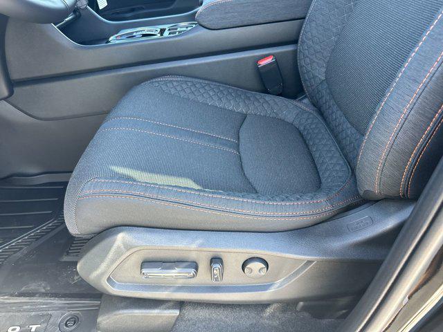 new 2025 Honda Pilot car, priced at $40,049