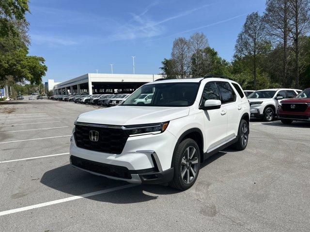 new 2025 Honda Pilot car, priced at $49,050