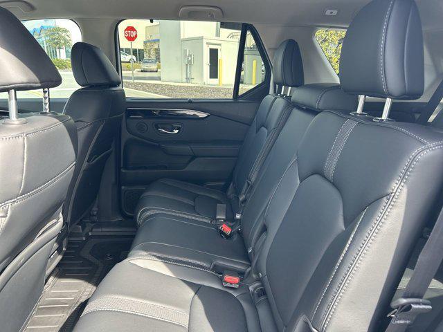 new 2025 Honda Pilot car, priced at $45,017