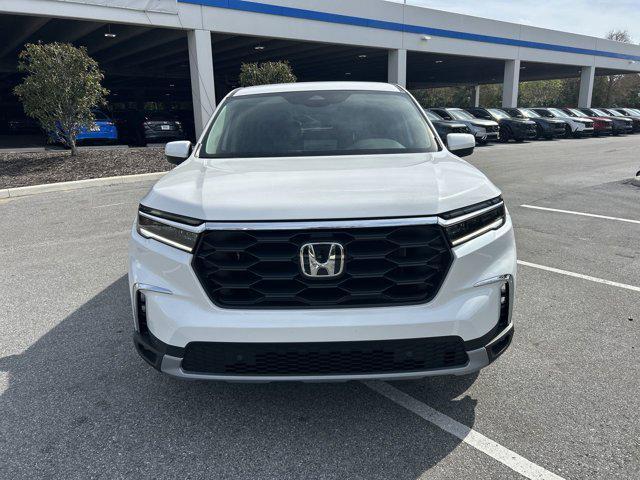 new 2025 Honda Pilot car, priced at $45,017
