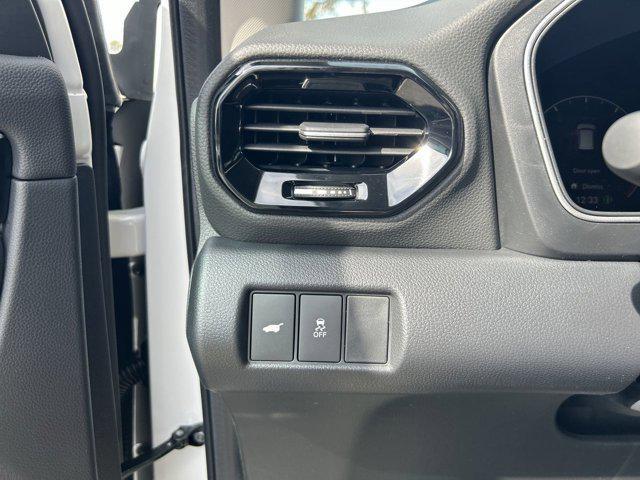 new 2025 Honda Pilot car, priced at $45,017