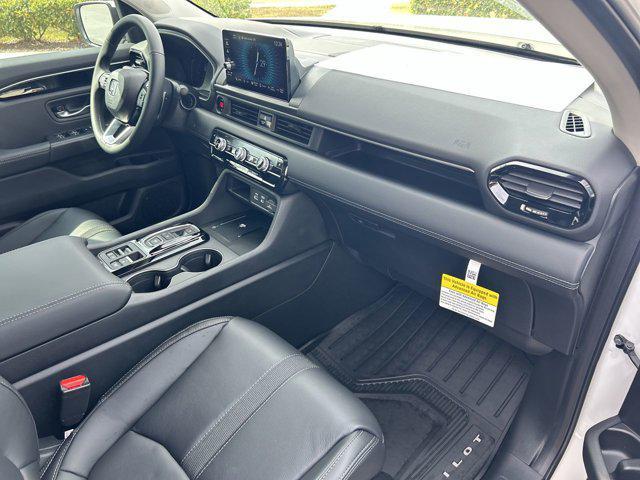 new 2025 Honda Pilot car, priced at $45,017