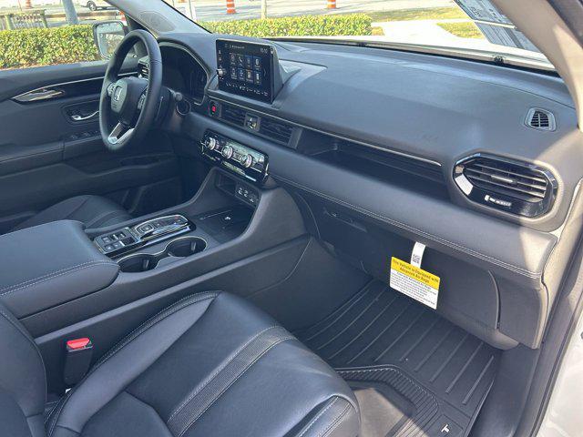 new 2025 Honda Pilot car, priced at $43,033