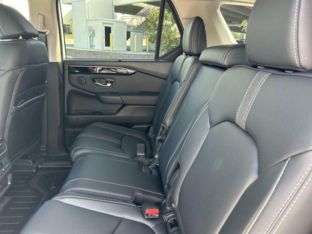 new 2025 Honda Pilot car, priced at $43,033