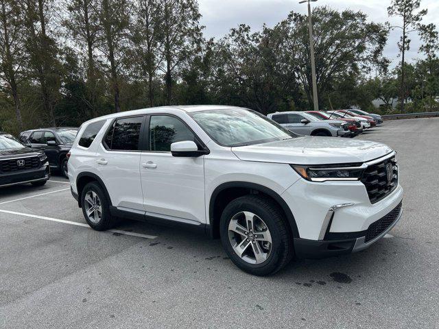 new 2025 Honda Pilot car, priced at $44,600