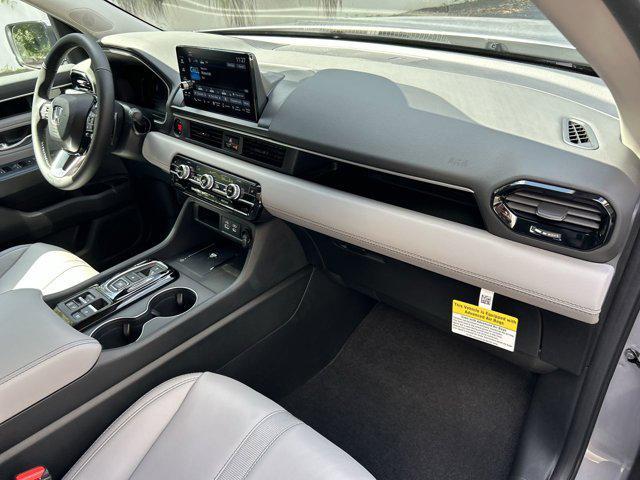 new 2025 Honda Pilot car, priced at $44,950