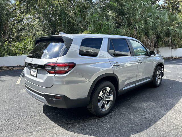 new 2025 Honda Pilot car, priced at $44,174