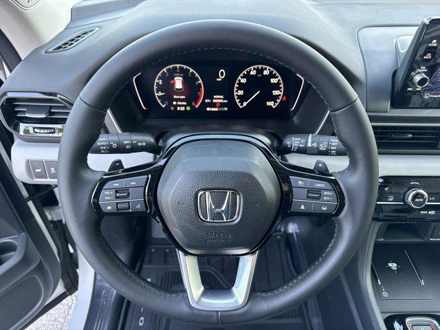 new 2025 Honda Pilot car, priced at $46,005