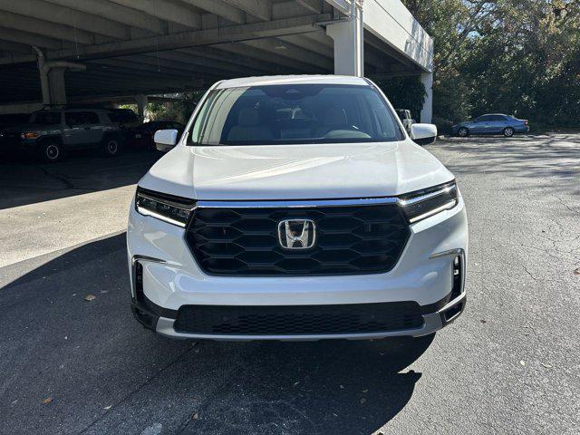 new 2025 Honda Pilot car, priced at $46,709