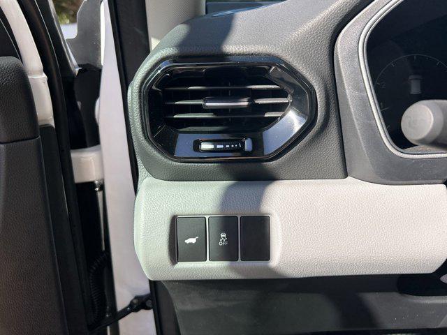 new 2025 Honda Pilot car, priced at $46,709