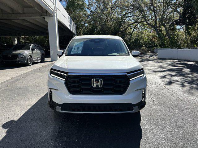 new 2025 Honda Pilot car, priced at $47,215
