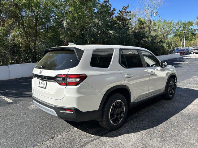 new 2025 Honda Pilot car, priced at $47,215