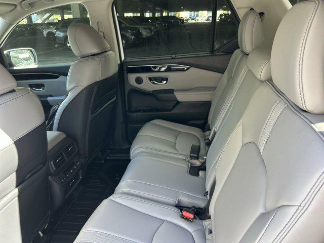new 2025 Honda Pilot car, priced at $47,215