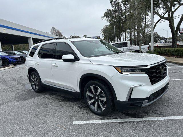 new 2025 Honda Pilot car, priced at $47,576