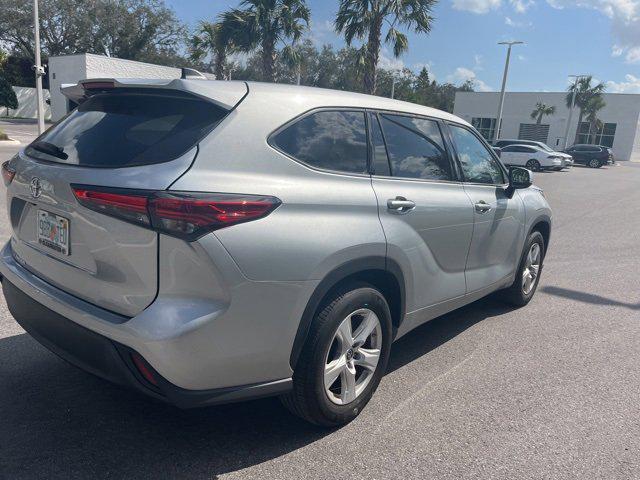 used 2022 Toyota Highlander car, priced at $29,550