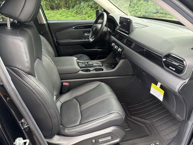 new 2025 Honda Pilot car, priced at $43,154