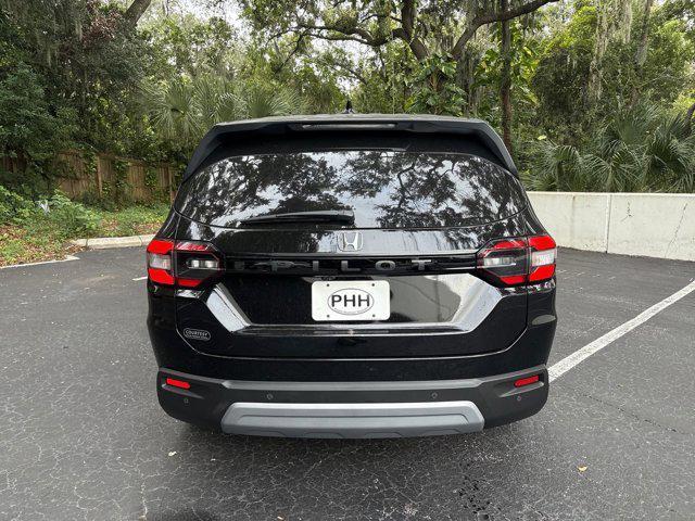 new 2025 Honda Pilot car, priced at $43,154