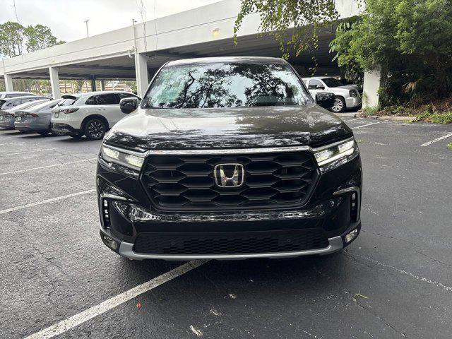 new 2025 Honda Pilot car, priced at $43,154