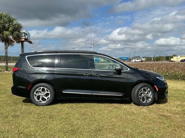 used 2022 Chrysler Pacifica car, priced at $24,998