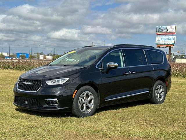 used 2022 Chrysler Pacifica car, priced at $24,998