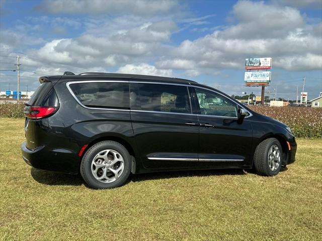 used 2022 Chrysler Pacifica car, priced at $24,998