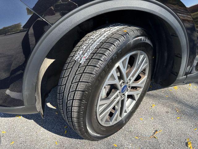 used 2022 Ford Escape car, priced at $25,000