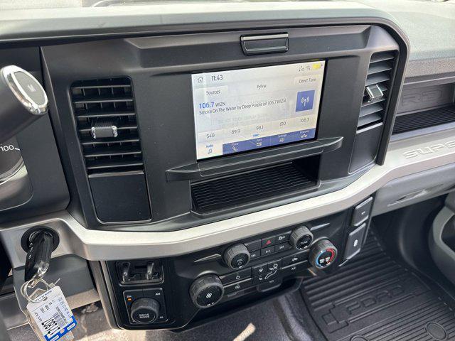 new 2025 Ford F-250 car, priced at $52,275