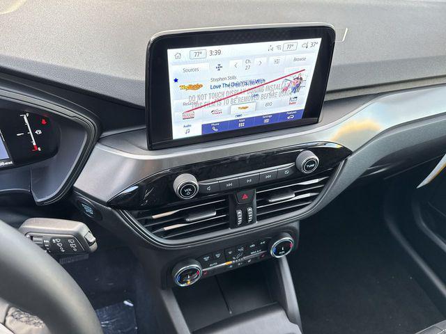 new 2025 Ford Escape car, priced at $29,615