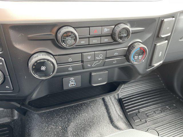 new 2025 Ford F-250 car, priced at $52,275