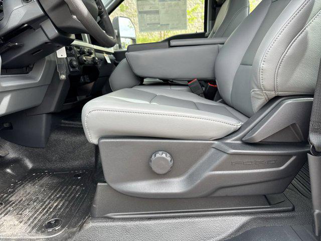 new 2025 Ford F-250 car, priced at $53,745