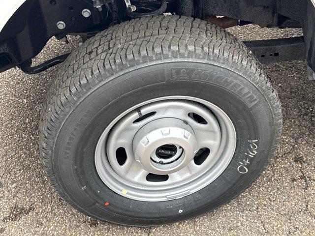 new 2025 Ford F-250 car, priced at $52,975