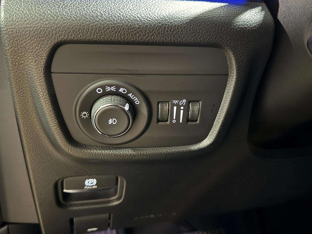 used 2023 Jeep Grand Cherokee car, priced at $31,479