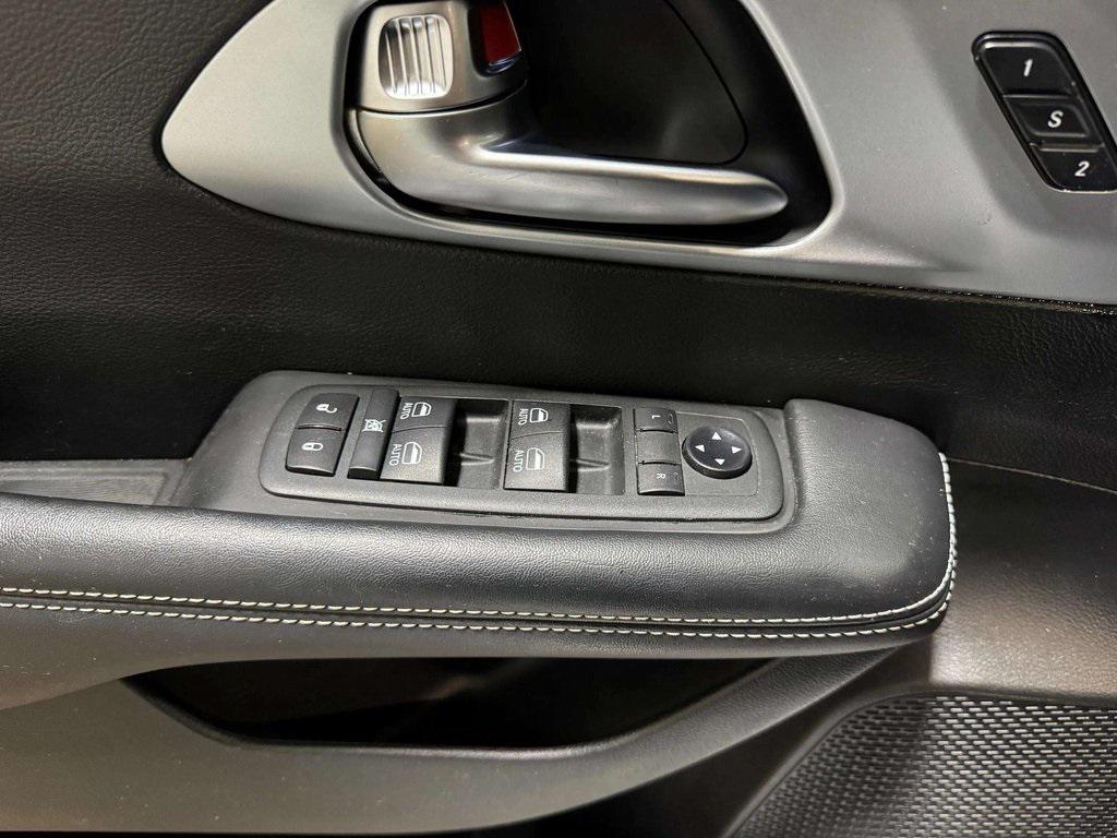 used 2020 Chrysler Pacifica car, priced at $19,029