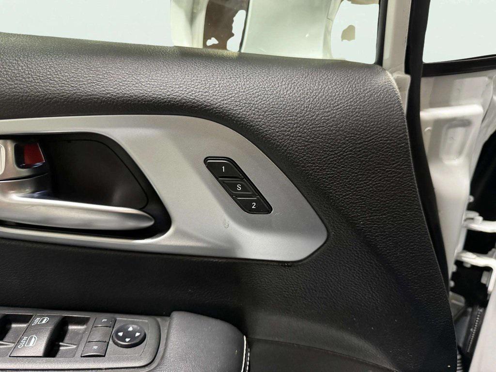 used 2020 Chrysler Pacifica car, priced at $19,029