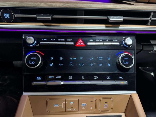 used 2025 Hyundai Santa Fe car, priced at $40,500