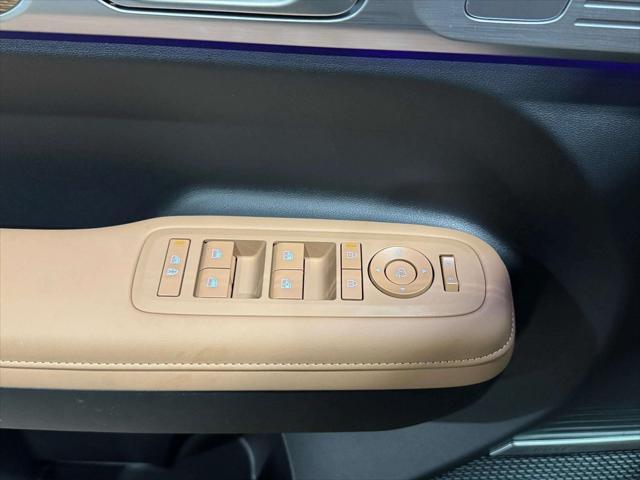 used 2025 Hyundai Santa Fe car, priced at $40,500