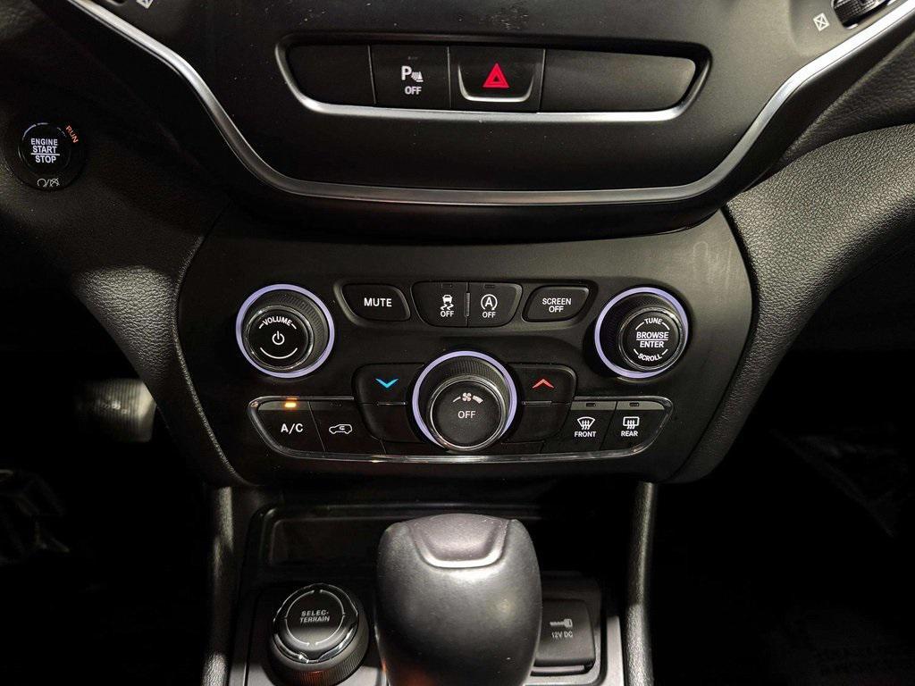 used 2019 Jeep Cherokee car, priced at $15,979