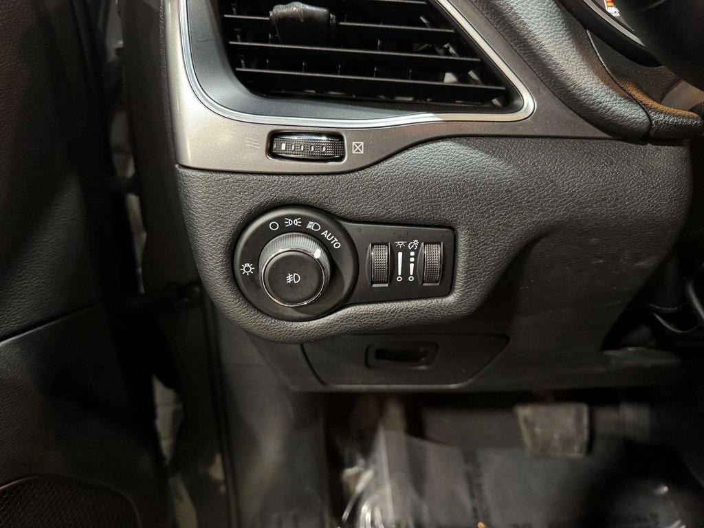 used 2019 Jeep Cherokee car, priced at $15,979