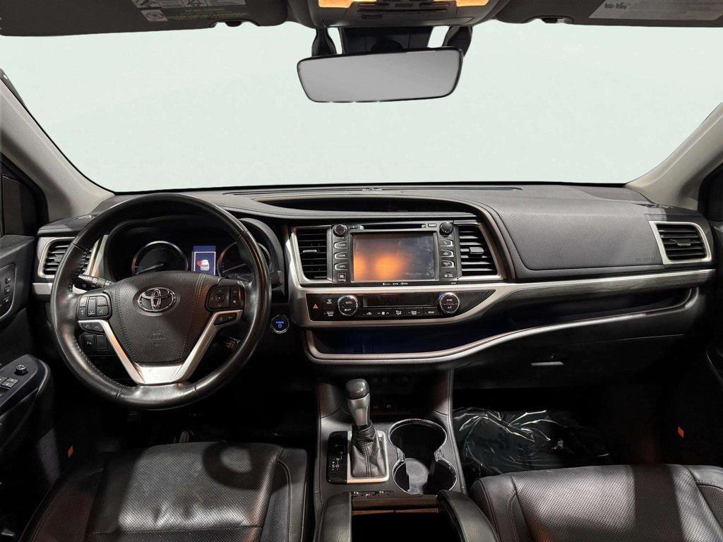 used 2018 Toyota Highlander Hybrid car, priced at $32,799