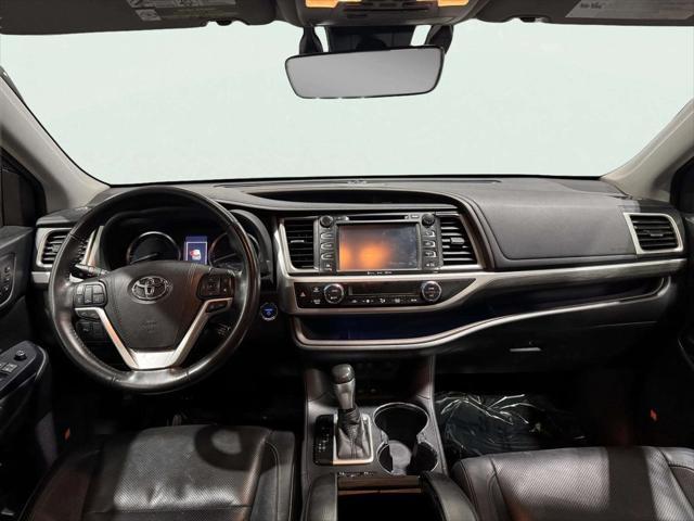 used 2018 Toyota Highlander Hybrid car, priced at $34,229
