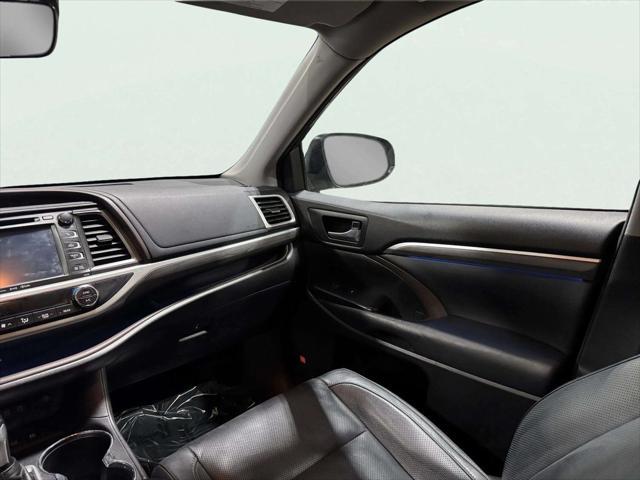 used 2018 Toyota Highlander Hybrid car, priced at $34,229